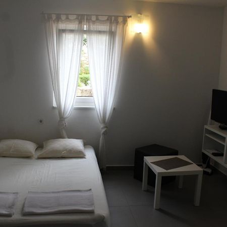 Apartmani Vrancic Mandre Exterior photo