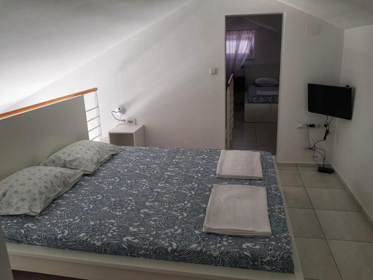 Apartmani Vrancic Mandre Exterior photo