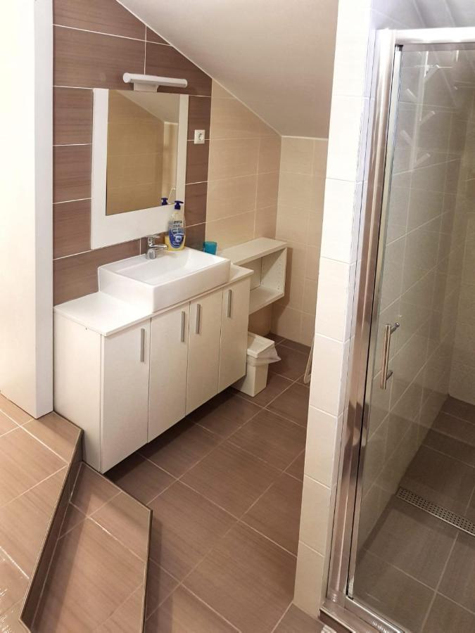 Apartmani Vrancic Mandre Exterior photo