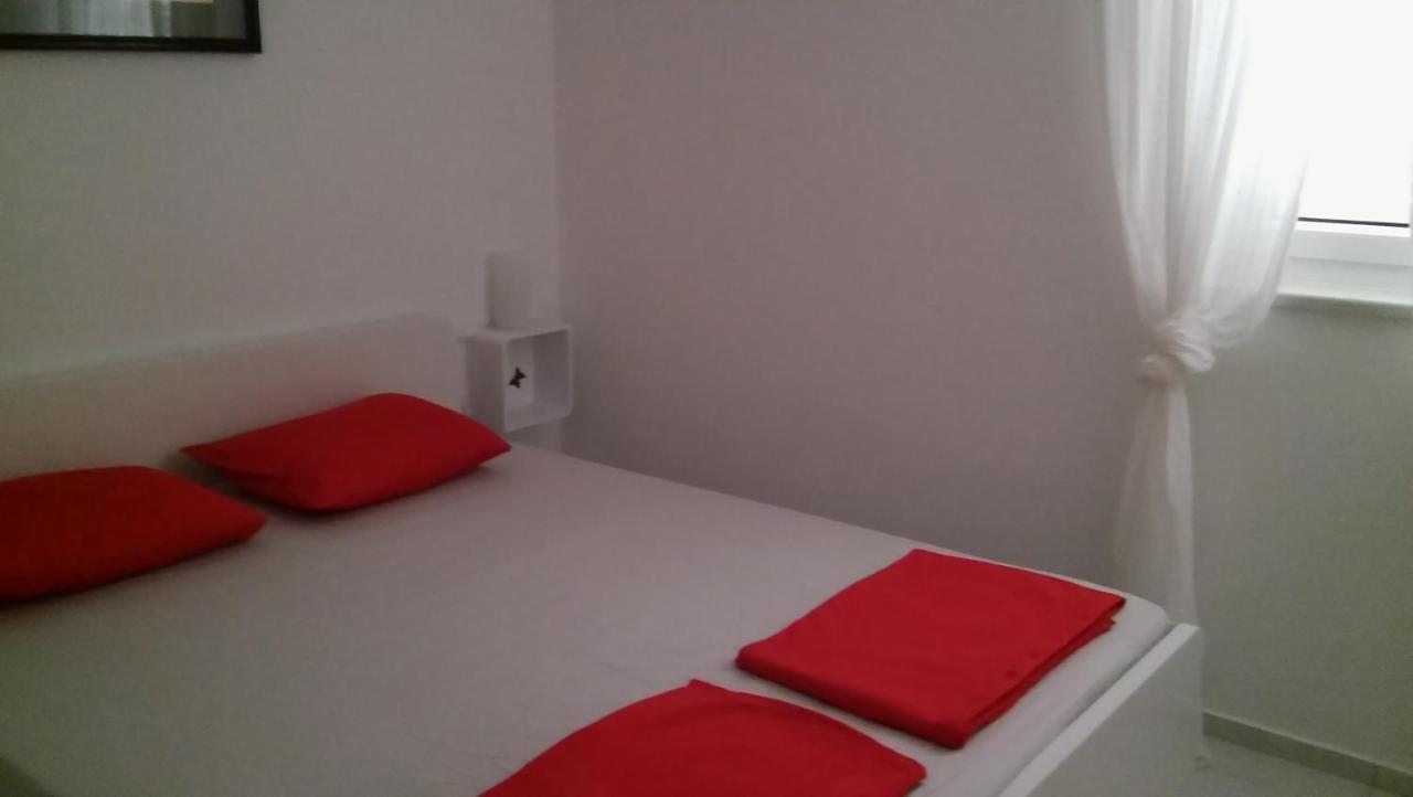 Apartmani Vrancic Mandre Exterior photo