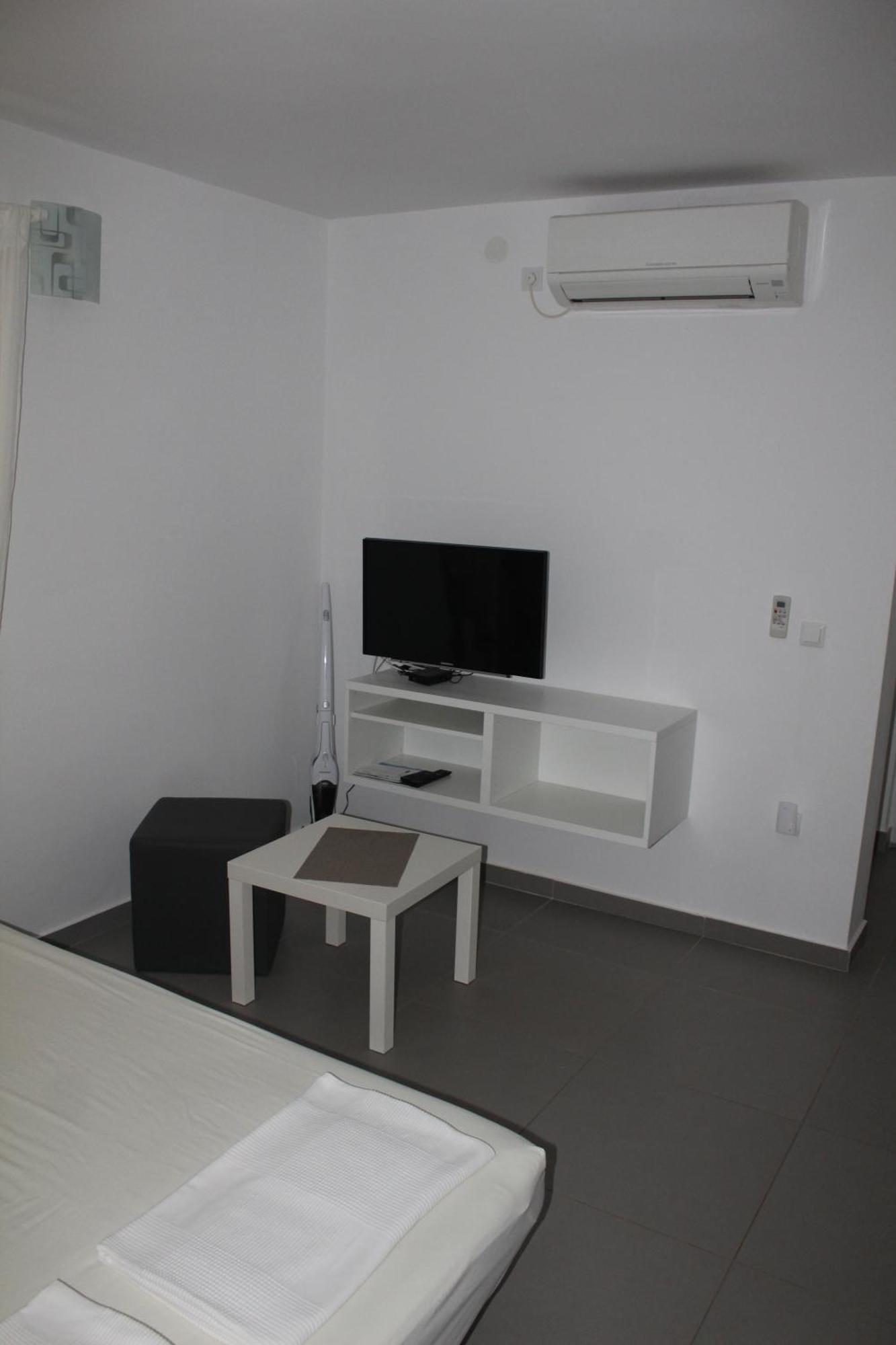 Apartmani Vrancic Mandre Exterior photo
